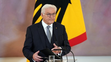 Bundespräsident Steinmeier löst Bundestag auf: Neuwahlen im Februar