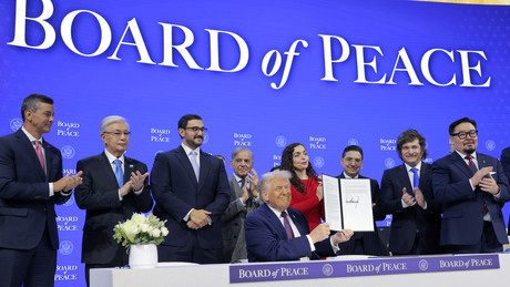 Trumps “Friedensrat”: Wie er die Vergangenheit und Zukunft anderer vermarktet