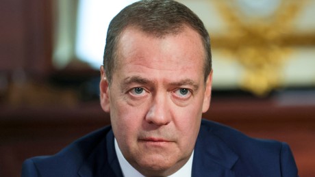 Medwedew enthüllt: Maduros Entführung ist “Kolonialpolitik mit neuen Mitteln