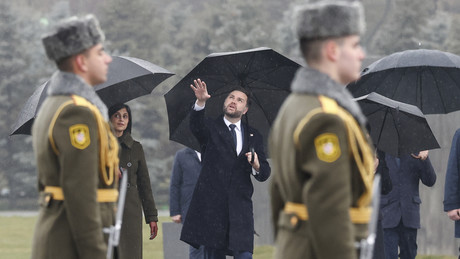 Vance in Kaukasus: Große Worte, leere Versprechen – Friedensmission oder PR-Show?