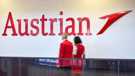 Schneechaos in Wien: Flughafen komplett lahmgelegt – Stadt versinkt im Schnee