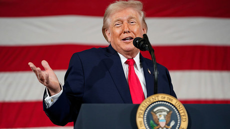 Trump verspricht UFO-Enthüllungen – und wird im Netz gnadenlos verspottet