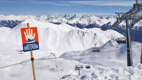 Lawinen-Albtraum in Österreich: Mindestens fünf Tote und zahlreiche Verletzte in Schneemassen begraben