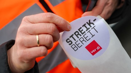 Verdi-Streik legt ÖPNV lahm: Kompletter Stillstand am Freitag und Samstag erwartet!