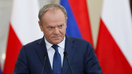 Donald Tusk schockiert mit Warnung: “Reale Gefahr” eines Polexits aus der EU!