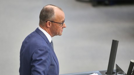 Kanzler Merz verkündet historische Wende: “Deutschland wird das Machtzentrum Europas