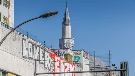 Grüne fordern: “Muslimisches Leben in Deutschland stärken” – Kontroverse Pläne für mehr Islam-Förderung