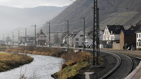 EuGH-Urteil schockt Bahnfahrer: Jetzt drohen massive Preiserhöhungen für Regionalzüge!