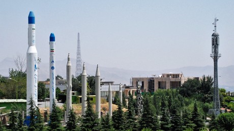 Iranischer Geistlicher schockiert: “Religiöses Dogma könnte Kernwaffen-Verbot aufheben