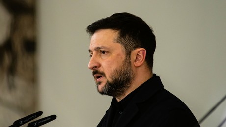 Umfrage-Enthüllung: Mehrheit der Ukrainer würde Gebiete für Frieden opfern – Selenskijs Position wackelt