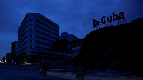 Dramatischer Stromkollaps auf Kuba: US-Botschaft versinkt im Dunkeln – Energiekrise erreicht neuen Höhepunkt