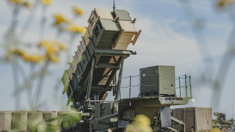 Patriot-Rakete trifft Zivilisten in Bahrain: “Wir wurden einfach getroffen” – Reuters enthüllt schockierende Details