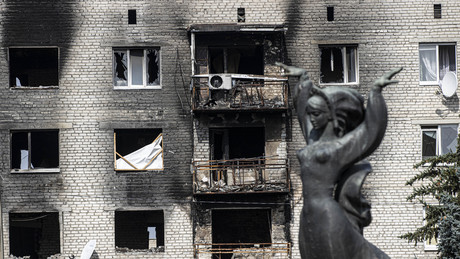 Der röhrende Hirsch von Pokrowsk: Ein ungewöhnliches Denkmal und seine Geschichte