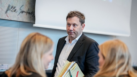 Steuer-Schock! Bundesregierung plant heimlich Mehrwertsteuer-Erhöhung – Ihre Preise explodieren!