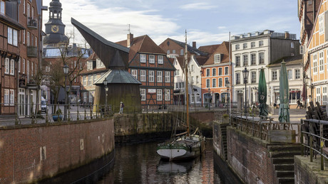 Stader Journalist fordert: “Russischsprachige bei Stadtführungen ausschließen!” – Eskaliert die Russophobie?