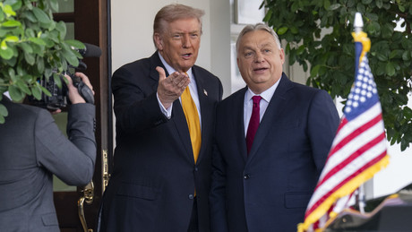 Trump ruft zur Wahl Orbáns auf: “Er ist ein großartiger Anführer