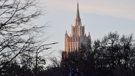 Russischer Diplomat warnt: IAEA-Inspektionen in Iran “derzeit unmöglich” – Atomabkommen in Gefahr