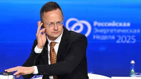 Sensations-Enthüllung: Budapest und Moskau empört über Abhöraffäre gegen Außenminister Szijjártó