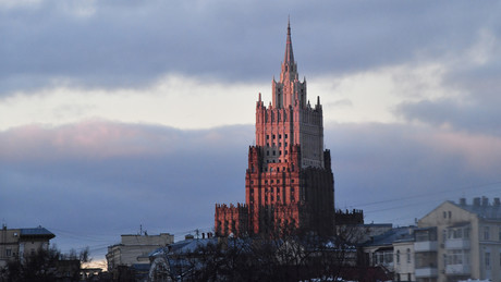 Moskau warnt: NATO-Abenteuer enden stets in Chaos und Zerstörung