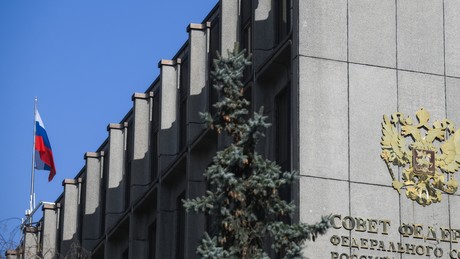 USA-Image am Boden: Russischer Politiker warnt vor “erheblicher Beschädigung” durch Iran-Krieg