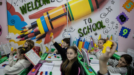 Ukrainische Ombudsfrau schlägt Alarm: Minderjährige werden von Rekrutierern “belästigt