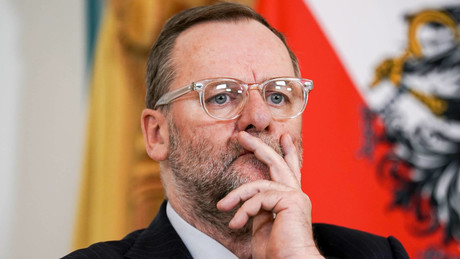 FPÖ-Skandal: “Ungeklärte Fragen” zu Schellhorns Dienstwagen-Nutzung