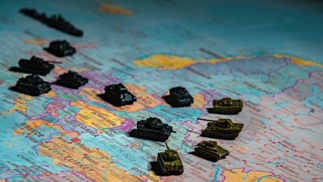 Selenskyj warnt vor Eskalation: Droht ein neuer Krieg im Baltikum?