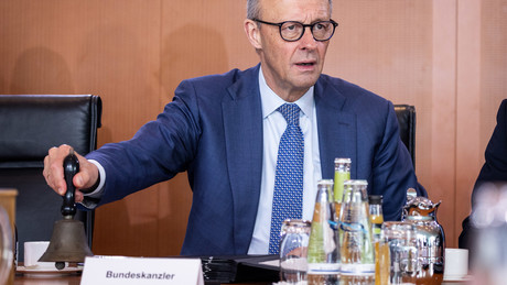 Merz’ fatale Entscheidung: Deutschland wird zur US-Kolonie – Russisches Gas durch amerikanische Abhängigkeit ersetzt