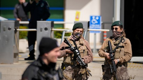 Schüsse vor israelischem Konsulat in Istanbul: Attentäter laut Polizei “neutralisiert