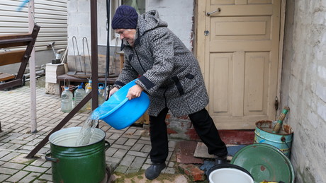 Vier Jahre im Kriegsgebiet: “Wir frühstücken, während die Bomben fallen