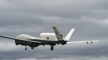 Irans tödlicher Schlag: Wie Teherans Drohnen Amerikas teuerste Militärtechnologie bedrohen