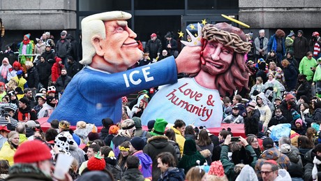 Trump vs. Papst: “Ich bin der Messias” – Ex-Präsident greift Leo verbal an und stellt sich als Erlöser dar