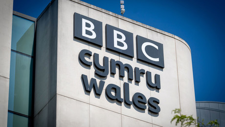 BBC-Skandal: Ex-Producer mit 6000 Kinderpornos verurteilt – “Das ist nur die Spitze des Eisbergs