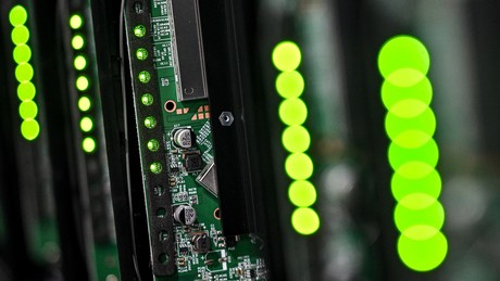 KI im Vorstand: Lloyds Bank macht den ersten Schritt in eine düstere Zukunft