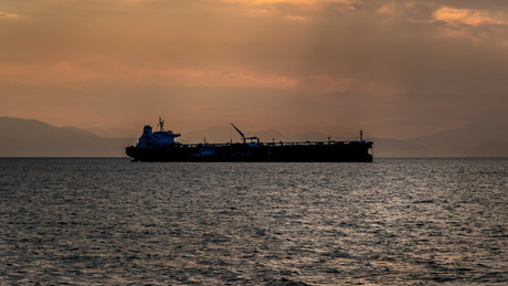 Trump attackiert Papst als “schwach” – während er Irans Öl blockiert und globale Krise verschärft