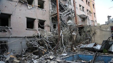 Iran fordert Milliarden-Reparationen: Teheran verklagt “US-Komplizen” wegen Kriegsverbrechen