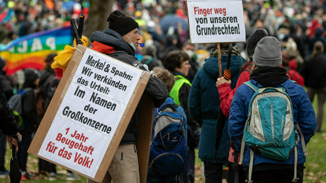 BMI schafft Extremismus-Kategorie ab: Warum die “Delegitimierung des Staates” nicht mehr als extremistisch gilt