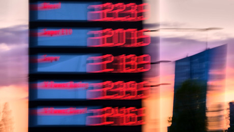 Mineralölwirtschaft garantiert: Jeder Cent der Steuersenkung landet direkt an der Tankstelle!