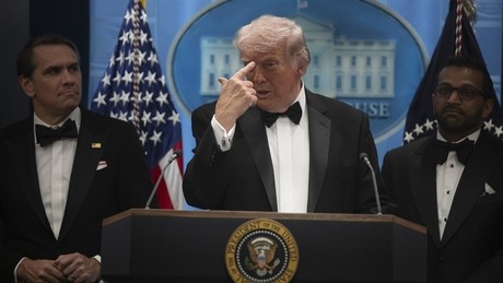 Pädophiler, Vergewaltiger und Verräter: Enthüllt! Die schockierende Wahrheit hinter dem Trump-Dinner-Schützen (VIDEO)