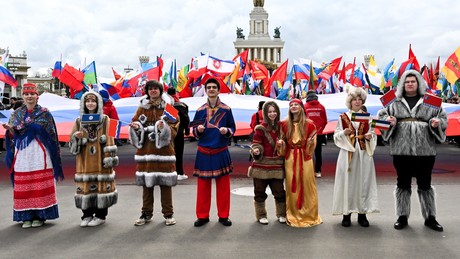 Putins Fest der indigenen Völker – und plötzlich mischt Berlin mit