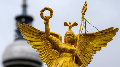 Polens Kriegs-Gedenken in Berlin: Antideutsche Hetze trifft auf ukrainischen Anti-Russland-Kurs