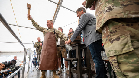 Schock in der Oberpfalz: US-Armee zieht Massen von Soldaten aus Vilseck ab!