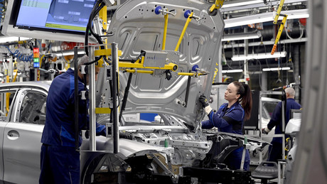 Hormus-Krise legt die globale Autoindustrie lahm!