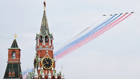 Schock-Entscheidung zum 9. Mai: Militärparaden in zahlreichen russischen Regionen drastisch gekürzt!