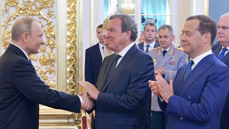 Putins Überraschungs-Vorstoß: Schröder soll im Ukraine-Krieg vermitteln – Berlin spricht von fauler Taktik