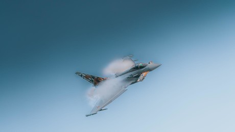 Alarm in Österreich: Eurofighter steigen wegen US-Militärflügen auf!
