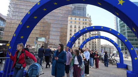 Vergütung am “Europatag” – EU-Abgeordnete feiern sich selbst mit satten Zusatzzahlungen!