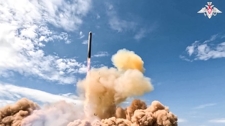 ENthüllt: Putins apokalyptische „Satana II“ – die 16.000 km/h tödliche Warnung an den Westen