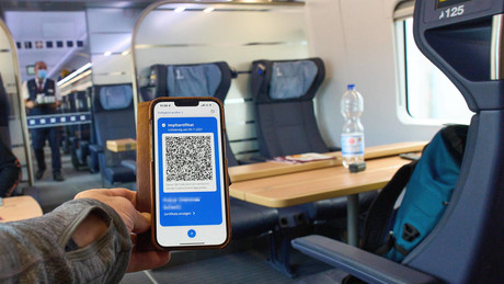EU-Verordnung revolutioniert Reisen: QR-Code-Ticket wird zum digitalen Personalausweis