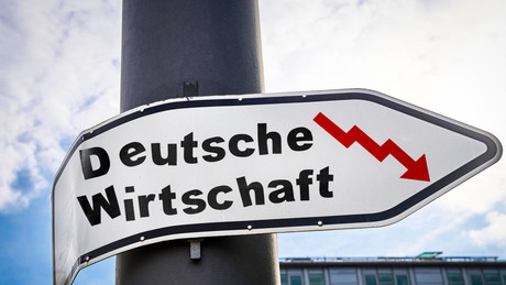 EU-Kommission halbiert Prognose: Deutschland steht vor dem wirtschaftlichen Kollaps – „Deindustrialisierung ist real“